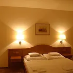 Gastland M1 & Conference Center Hotell 3*