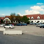 Gastland M1 & Conference Center 3*