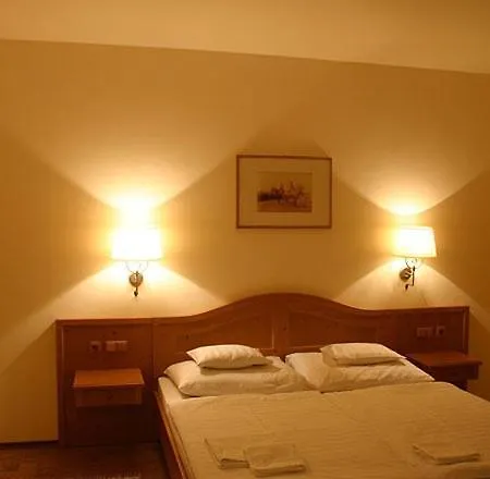 Gastland M1 & Conference Center Hotel 3*