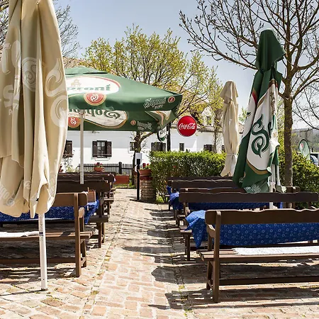 Gastland M1 & Conference Center Hotel 3*