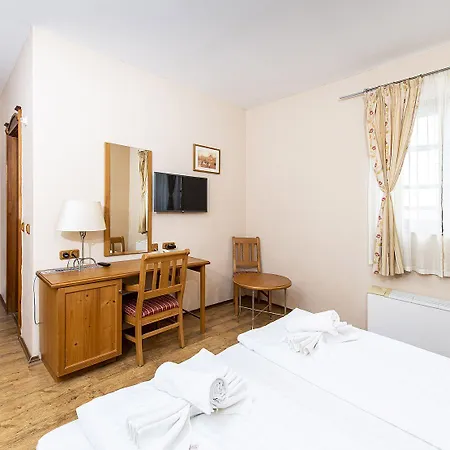 Gastland M1 & Conference Center Hotel 3*
