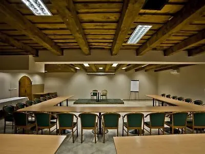 Gastland M1 & Conference Center