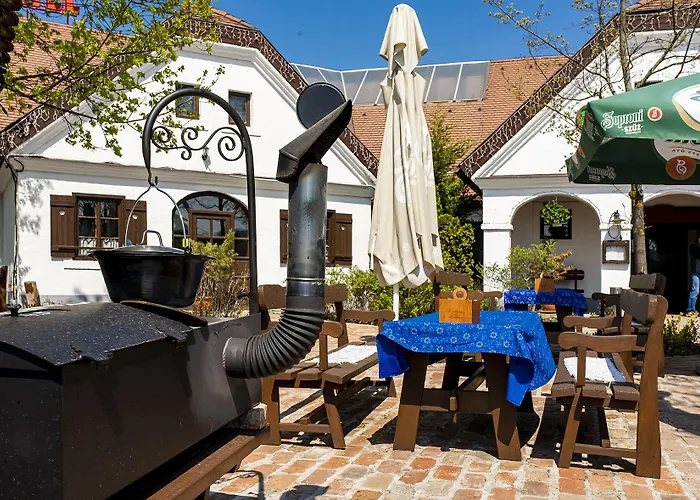 Hotel Gastland M1 & Conference Center 3*